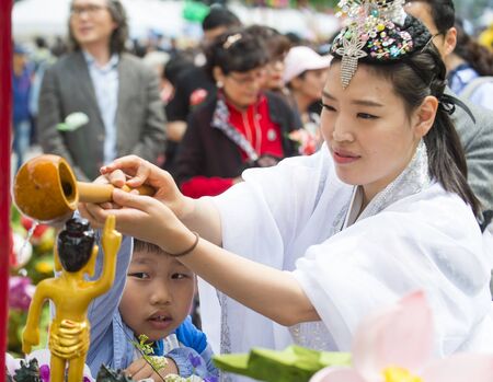 SEOUL - MAY 11 : Bathing of Buddha ceremony during Lotus Lantern Festival in Seoul , Korea on May 11 2018  The festival is a celebration of the birth of Buddhaのeditorial素材