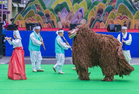 SEOUL - MAY 10 : Participants in a Culture Performance during Lotus Lantern Festival in Seoul , Korea on May 10 2018  The festival is a celebration of the birth of Buddhaのeditorial素材
