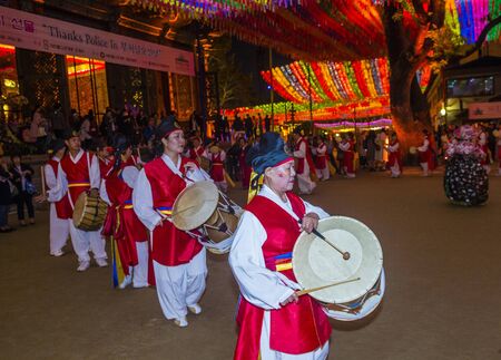 SEOUL - MAY 11 : Korean dancers Perform at Jogyesa Temple during Lotus Lantern Festival in Seoul , Korea on May 11 2018. The festival is a celebration of the birth of Buddhaのeditorial素材