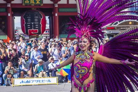 TOKYO - AUG 25 : Participant in the Asakusa samba carnival in Tokyo Japan on August 25 2018. The Asakusa samba carnival is the largest of its kind in the northern hemisphere.のeditorial素材