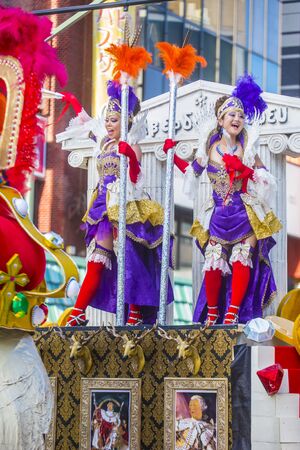 TOKYO - AUG 25 : Participants in the Asakusa samba carnival in Tokyo Japan on August 25 2018. The Asakusa samba carnival is the largest of its kind in the northern hemisphere.のeditorial素材