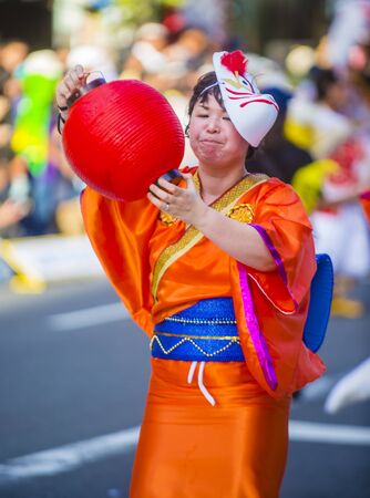 TOKYO - AUG 25 : Participant in the Asakusa samba carnival in Tokyo Japan on August 25 2018. The Asakusa samba carnival is the largest of its kind in the northern hemisphere.のeditorial素材