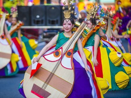 TOKYO - AUG 25 : Participants in the Asakusa samba carnival in Tokyo Japan on August 25 2018. The Asakusa samba carnival is the largest of its kind in the northern hemisphere.のeditorial素材