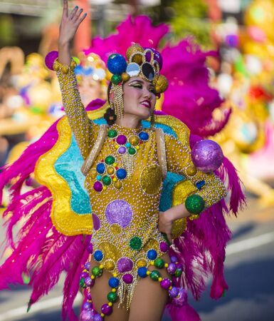 TOKYO - AUG 25 : Participant in the Asakusa samba carnival in Tokyo Japan on August 25 2018. The Asakusa samba carnival is the largest of its kind in the northern hemisphere.のeditorial素材