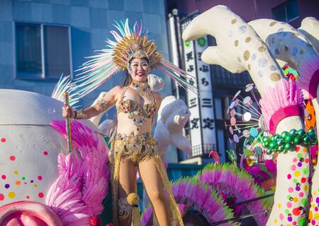 TOKYO - AUG 25 : Participant in the Asakusa samba carnival in Tokyo Japan on August 25 2018. The Asakusa samba carnival is the largest of its kind in the northern hemisphere.のeditorial素材