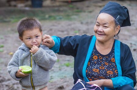 BAM NA OUAN , LAOS - AUG 13 : Woman from the Hmong Minority in Bam Na Ouan village Laos on August 13 2018. The Hmong minority is one of the 49 ethnic groups of Laosのeditorial素材