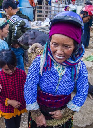 DONG VAN , VIETNAM - SEP 16 : The weekend market in Dong Van Vietnam on September 16 2018. The market is a trading place for ethnic groups from the surrounding hillsのeditorial素材