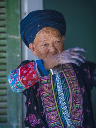 DONG VAN , VIETNAM - SEP 16 : Woman from the Black Hmong in a village near Dong Van in Vietnam on September 16 2018. The Black Hmong is one of the 54 ethnic groups of Vietnamのeditorial素材