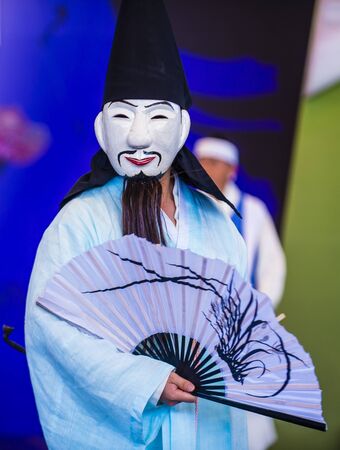 ANDONG , SOUTH KOREA - OCT 01 : Actor performing the traditinal Korean Maskdance at Andong South Korea on October 01 2018 , The Maskdance festival held in Andong annuallyのeditorial素材