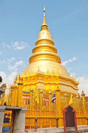 Phrathat Hariphunchai pagoda, Lamphun province, Thailand.の写真素材