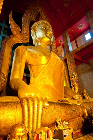 Beautiful golden buddha at Wat Tonson, Angthong province, Thailand のeditorial素材