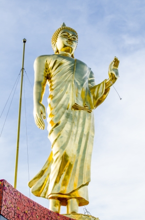 Golden buddha statue at Watbanrai temple, Thailandの写真素材