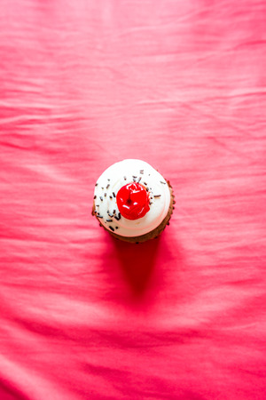 Cupcake on pink cloth, Thailandの写真素材
