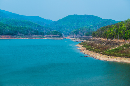 Landscape view of Mae Ngat Somboon Chon dam, Thailandの写真素材