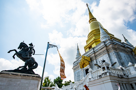 Pra Maha Chedi Chanasuk Pagoda with The Monument of King Naresuan, Chiang Rai Province.のeditorial素材