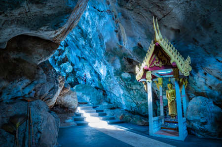 Phra Sabai cave with golden Buddha in Lampang province, Thailand.のeditorial素材