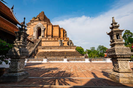 Ancient pagoda in Chedi Luang Varavihara temple, Chiang Mai province.のeditorial素材