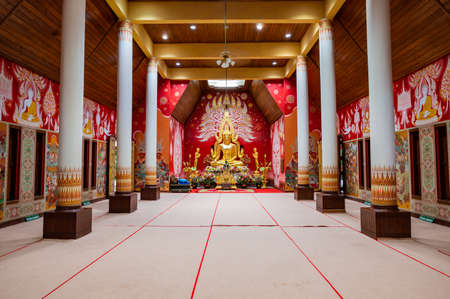 PHAYAO, THAILAND - July 19, 2020 : Beautiful golden Buddha statue of Si Khom Kham Temple, Phayao province.のeditorial素材