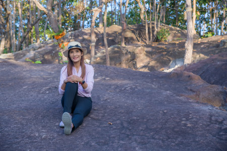Thai Woman at Well No.12 in Phayao Province, Thailand.の写真素材