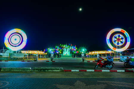 PHAYAO, THAILAND - December 11, 2019 : King Ngam Mueang Monument with Decorative Lanna Lanterns beside Kwan Phayao Lake, Thailand.のeditorial素材