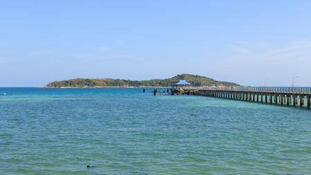 Phuket, Thailand - 30 March, 2015: Unidentified Fishermen are preparing their ship and children are enjoying on the beach at Rawai beach, Phuket province Thailand.のeditorial素材
