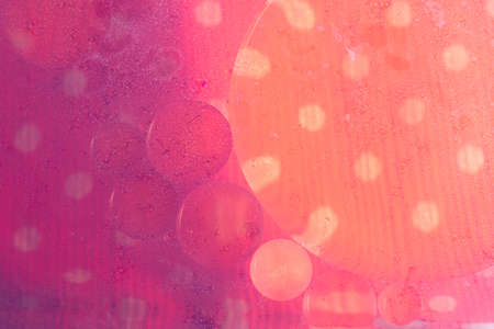 Oil bubbles inside water base form patterns