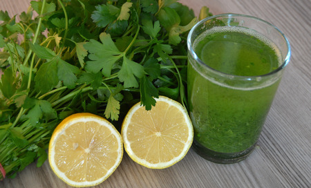 parsley and lemon juice to oil caloreの写真素材