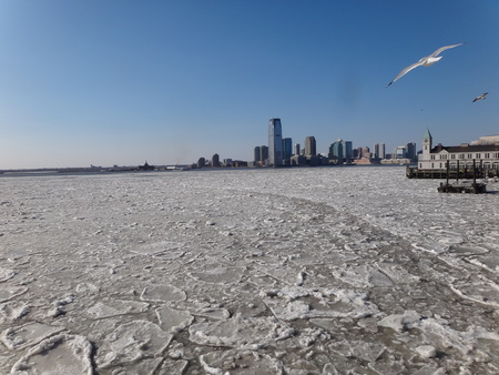 South of Manhattan and a frozen Hudsonの写真素材