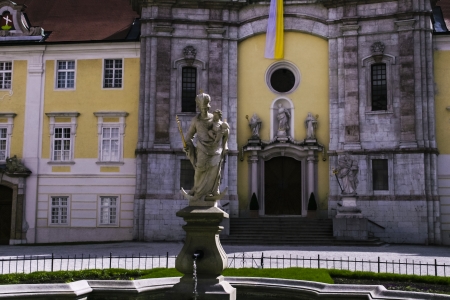 SEITENSTETTEN, AUSTRIA - APRIL 2011  Fountain sculpture in Seitenstetten in Lower Austriaのeditorial素材