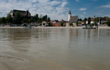 town Grein with castle Greinburg and church of St  Gilesのeditorial素材
