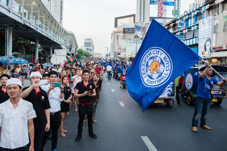 Bangkok, Thailand - May 19,2016 - Leicester City Supporter waiting for Leicester City Team parade to celebrate First Championship of English Premiere League 2015-16のeditorial素材