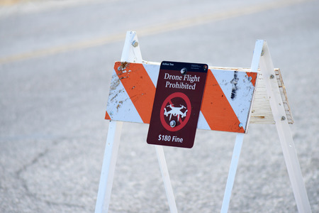 Drone Flight Prohibited sign in Joshua Tree National Park, California, USA 5 / 5 / 2017, 9: 53: 56 AMのeditorial素材