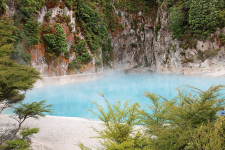 Inferno crater lake, New Zealandの写真素材