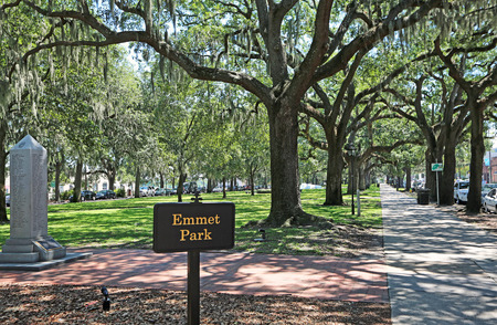 Sign in Emmet Park, Savannah, Georgiaのeditorial素材