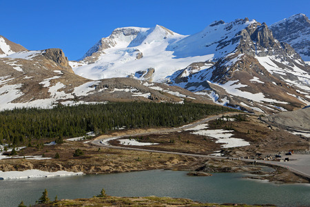 The road to athabasca glacier, Canadaの写真素材