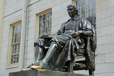 John Harvard Statue - Cambridgeのeditorial素材