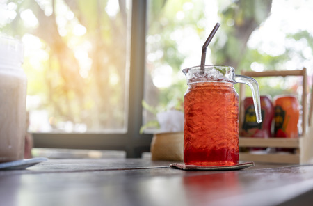 Cold tea drinks are placed on the table in the restaurant.