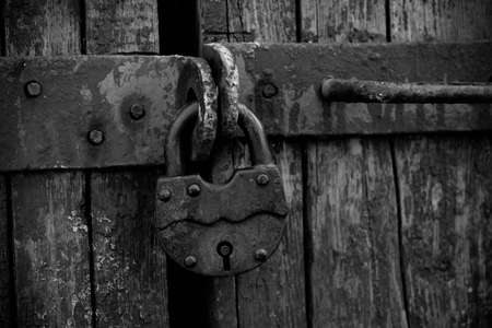 Old rusty padlockの写真素材