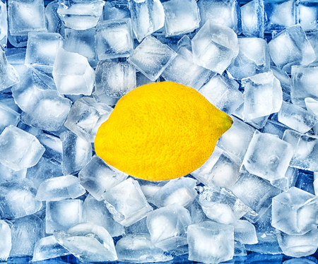 The texture of crushed ice cubes and lemon.の写真素材
