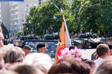 LUGANSK ,UKRAINE - MAY 9, 2016: military parade May 9 in Lugansk (LNR).のeditorial素材