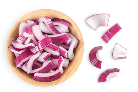 Red onion slices in wooden bowl isolated on a white background. Top view. Flat layの写真素材