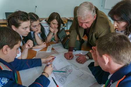Millerovo/ Rostov region/ Russia - 31 March 2018: Workshop in the city of Millerovo with young schoolchildren and architects are developing a project of a city park and a streetのeditorial素材