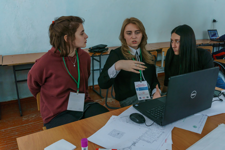 Millerovo/ Rostov region/ Russia - 31 March 2018: Workshop in the city of Millerovo with young schoolchildren and architects are developing a project of a city park and a streetのeditorial素材