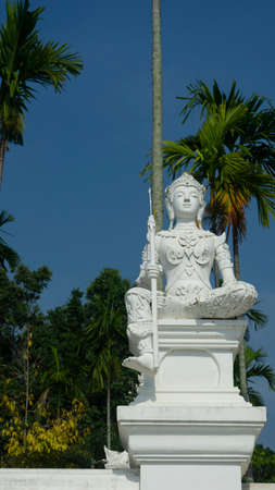 A golden Buddha statue that is hundreds of years old for the general public to take pictures and visit.の写真素材