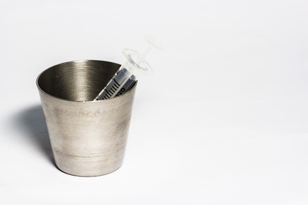 glass medicine and syringe の写真素材