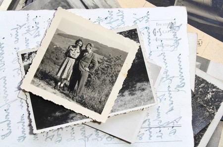 Old photo of a coupleのeditorial素材