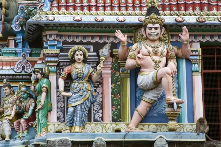 Closeup of sculptures of hindu gods in temple in Chidambaram, South Indiaの写真素材