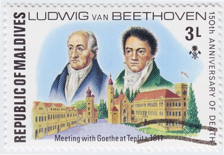 MALDIVES - CIRCA 1977 : stamp printed in Maldives shows Ludwig van Beethoven meeting with Johann Wolfgang von Goethe at Teplitz in 1811 year, circa 1977のeditorial素材