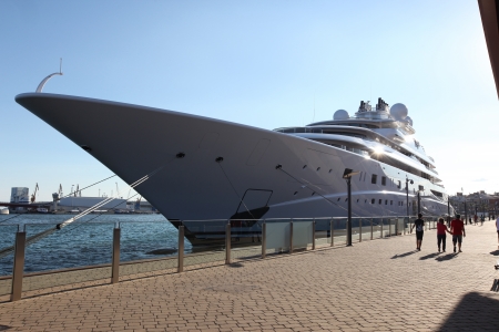 BARCELONA SPAIN - JUNE 20: Topaz is a luxury motor yacht constructed by Lurssen in Bremen, Germany. Ties with Prince Abdulazizis for the title of world's fifth largest private yacht, length of 147 m, 2013 June 20, Barselona, Spainのeditorial素材