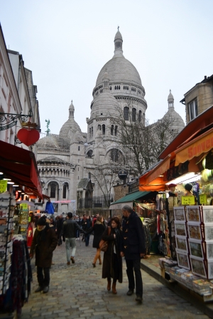 Paris, France - January 6, 2013: Street in Montmartre. Basilica of Sacre-Coeur in the backgroundのeditorial素材
